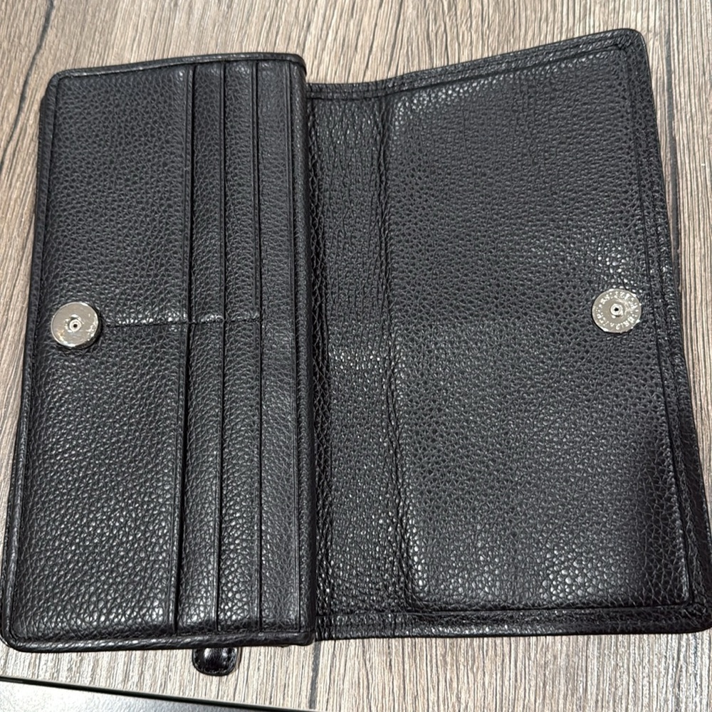 *Incredible Condition* Brighton Interlock Wallet - image 4